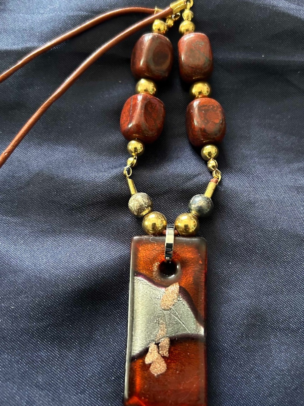 NECKLACE HANDBLOWN GLASS BROWN/SILVER/CREAM WITH BROWN SQUARE STONE BEADS & GREY
